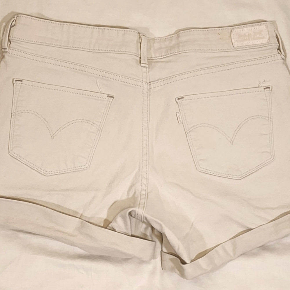 Levi's shorts, size 31